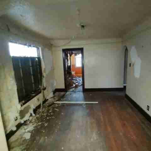 15045 manor (47).jpg